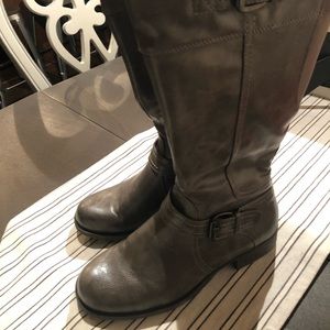 Ladies boots